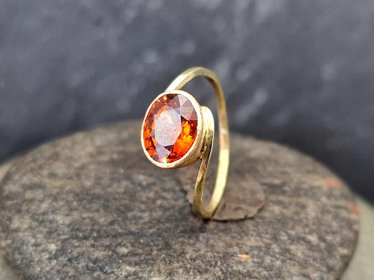 LeoLars-PABE Design Ring mit Mandarin Granat aus 585er Gold, Gr.55, fein, zart, Unikat, Handarbeit
