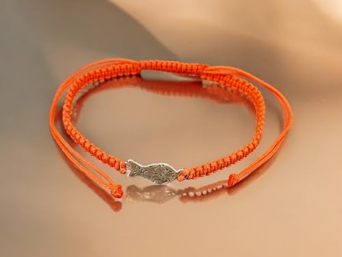 LeoLars-PABE Neon Orange Makramee Armband mit geprägtem Schlickfisch aus 925er Silber, Umfang zwischen 16-24cm, Unikat, Handarbeit