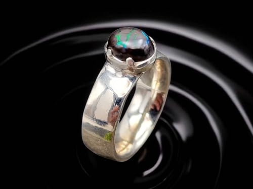 LeoLars-PABE Boulder Matrix Opal Ring, Gr. 53 (17), aus 925er Silber, schlicht, viele Opaladern mit brilliantem grünen Opalfeuer, Unikat, Handarbeit