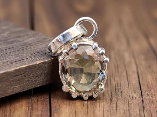 LeoLars-PABE Demantoid Design Anhänger aus 925er Silber, Dermantoid in zartgrün und oval facettiert, sehr sauber, Spezial Stotzenfassung, Unikat, Handarbeit