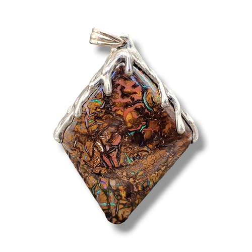 Großer Boulder Opal Anhänger mit 925er Fassung im Tropfendesign, tolles Muster und Opalfeuer in grün Opalmaße: 43mm x 32mm Maße Anhänger: 48,2mm x 35,8mm x 7,8mm, Unikat, Liebevolle Handarbeit