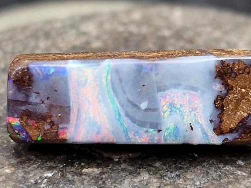 LeoLars-PABE Boulder Opal Picture Stone Anhänger mit 925er Silber Stiftöse, Nebel mit mehrfarbigem pastellfarbenem Opalfeuer, Anhängermaße: 26,2mm x 7,9mm x 5,1mm, Unikat, Handgeschliffen