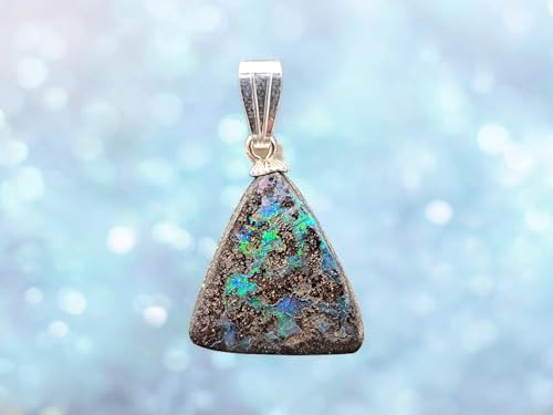 LeoLars-PABE Anhänger mit Boulder Opal und 925er Silberstiftöse, grün-blaues Opalfeuer, an der Spitze mehrfarbiges Opalfeuer, Opalgröße: 17mm x 16,2mm x 4,4mm, Unikat, Handgeschliffen