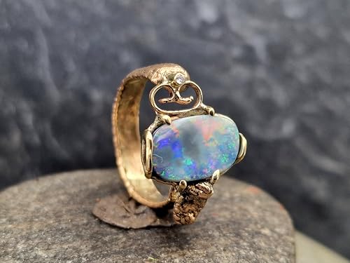 LeoLars-PABE Dark based Lightning Ridge Opal Design Ring, Gr.60 (19,2) aus 585er Gelbgold mit Diamant als Akzentstein, hochwertiger Multicolor Opal, Unikat, Handarbeit