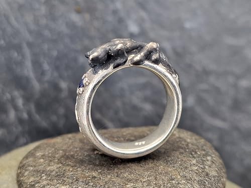 LeoLars-PABE Raubkatzen Design Ring, Gr. 59 (18,7), aus 925er Silber mit einem rund facettiertem blauen Saphir, teilgeschwärzt, Unikat, Handarbeit