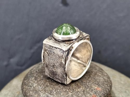 LeoLars-PABE Peridot Design Ring, Gr. 60-61 (19,2), aus 925er Silber, außen eckig innen rund, geschmiedet, teilgeschwärzt, Unikat, Handarbeit
