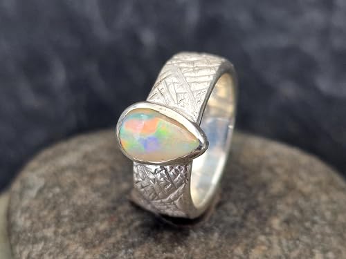LeoLars-PABE Lightning Ridge Opal Tropfen Design Ring aus 925er Silber, kreuzschraffierte wilde Oberfläche, mehrfarbiges Opalfeuer, Ringgröße: 53/54, Unikat, Handarbeit