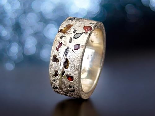LeoLars-PABE Design Sandguss Chaos Ring, Größe 56 (17,8), aus 925er Silber, Sandguss Oberfläche, verschieden farbige eingegossene echte Saphire, Nr. 133, Unikat, Handarbeit