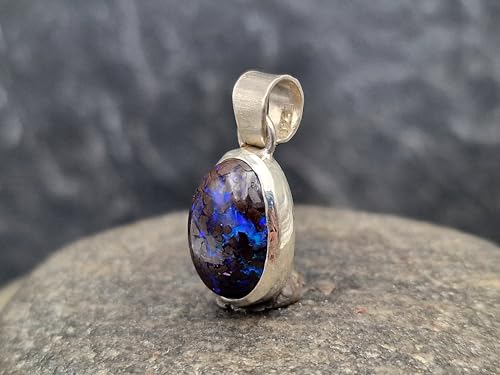 LeoLars-PABE Matrix Boulder Opal Design Anhänger aus 925er Silber, Opal: 12,5mm x 8,5mm mit Opaladern mit blau-lila intensivem Opalfeuer, Unikat, Handarbeit, Unisex