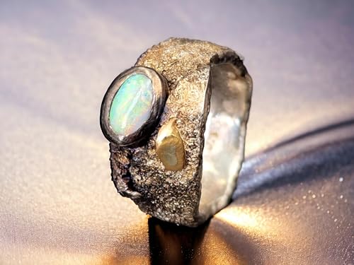 LeoLars-PABE Bicolor Lightning Ridge Opal Ring, Gr.57 (18,2), aus 925er Silber, geschwärzt und gefused mit Gelbgold, Opal Multicolor oval, 7,7x4,7mm, Unikat, Handarbeit