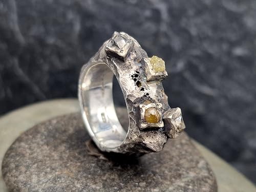 LeoLars-PABE Rohdiamant Design Sandguss Ring aus 925er Silber, Sandguss Oberflächenstruktur teilgeschwärzt, vier verschieden farbige Rohdiamant Würfel, Unikat, Handarbeit, Ringgröße 59 (18,7)