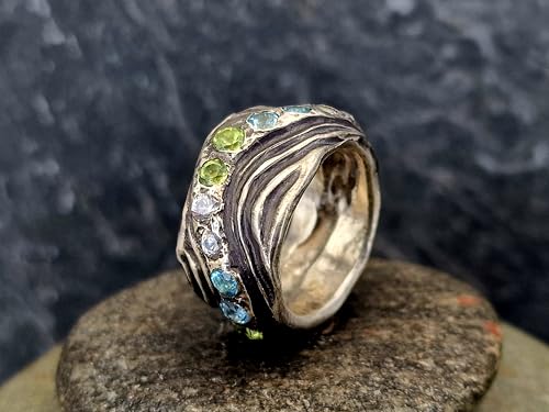 LeoLars-PABE Dangaster Wattenmeer Design Ring, Gr. 57 (18,3) aus 925er Silber mit Peridot, Blautopas und Bergkristall, Wellenmuster, teilgeschwärzt, Unikat, Handarbeit, Massiv