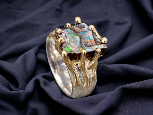 LeoLars-PABE Organischer Boulder Opal Ring, Gr. 57 (18,2), Bicolor, Ring eismattiert 925er Silber, Fassung 585er Gelbgold, Opal Multicolor ca. 12,5x12,5mm, Unikat, Handarbeit
