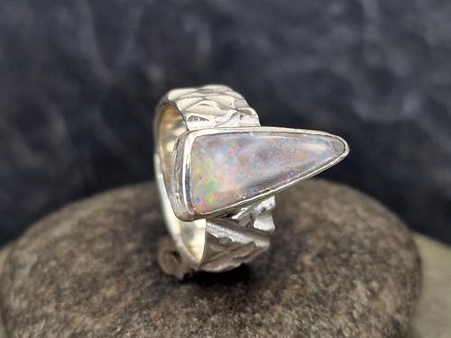 LeoLars-PABE Boulder Opal Design Ring aus 925er Silber, grobe Design Ring Struktur, massiv, Opal mit grauer gemeiner Opalschicht mit tollem mehrfarbigen Opalfeuer, Größe: 54 (17,2), Unikat Handarbeit