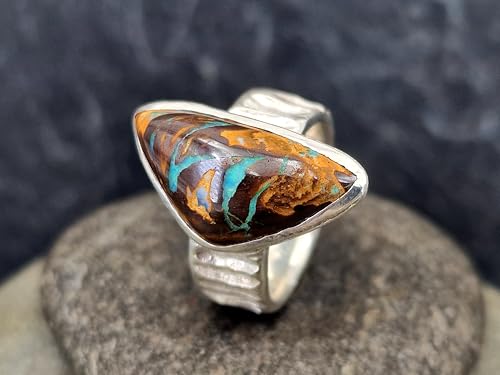 LeoLars-PABE Boulder Opal Design Ring aus 925er Silber, grob strukturierte Oberfläche, Opal grünes Opalfeuer aus Opaladern, Größe: 57-58 (18,3), Unikat, Handarbeit