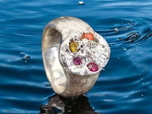 LeoLars-PABE Chaos Sandguss Design Ring in Siegelring Optik aus 925er Silber, Größe 62 (19,7), mit echten verschiedenen Saphiren, Unisex, aufgefusede Oberflächen Struktur, Nr. 137, Unikat, Handarbeit