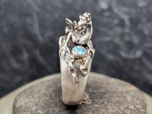 LeoLars-PABE Drachen Ring, aus 925er Silber mit einem Blautopas, Drachenwächter, Drachenschatz, Größe 57 (18,5), teilgeschwärzt, Unikat, Handarbeit