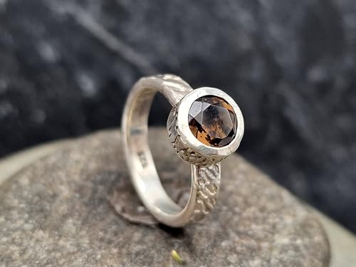 LeoLars-PABE Rauchquarz Design Ring aus 925er Silber, mit einer geprägten Ringschiene und Zargenfassung in Größe 54-55 (17,5), Unikat, liebevolle Handarbeit