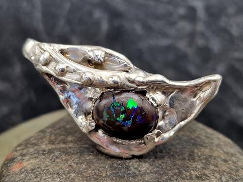 Matrix Boulder Opal Design Anhänger aus 925er Silber, Opal mit vielen Opaladern mit grünem und blauem Opalfeuer, versteckte Schlaufe, Unikat, Handarbeit, Anhängermaße: 41mm x 20mm x 7,1mm
