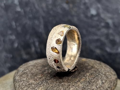 LeoLars-PABE Design Chaos Sandguss Ring, Gr. 53 (17), aus 925er Silber mit echten eingegossenen Saphiren mit Farbverlauf, Sandguss typische Oberfläche, Nr. 151, Unikat, Handarbeit