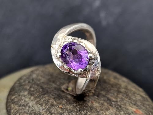 LeoLars-PABE Amethyst Design Ring, Gr. 58-59 (18,7), aus 925er Silber mit geschwungener Ringschiene, gehämmert, Unikat, Handarbeit