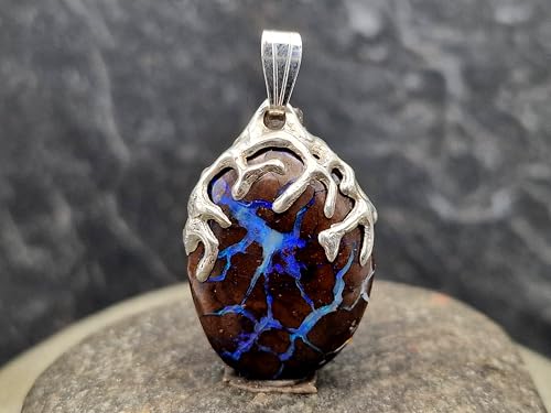LeoLars-PABE Beideitiger Tribal Design Anhänger mit Boulder Opal aus 925er Silber, Opal mit Opalblitzen in kräftig blau, Unikat, Handarbeit Anhängermaße: 27mm x 18,2mm x 9mm