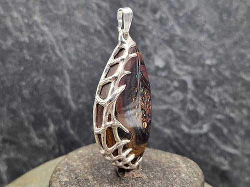 Boulder Opal Design Anhänger, halb Käfig- halb Tribal Design Fassung aus 925er Silber, Opal mit grün-blaues Opalfeuer mit tollem Muster, Unikat, Handarbeit, Anhängermaße: 45,3mm x 24,4mm x 6,8mm