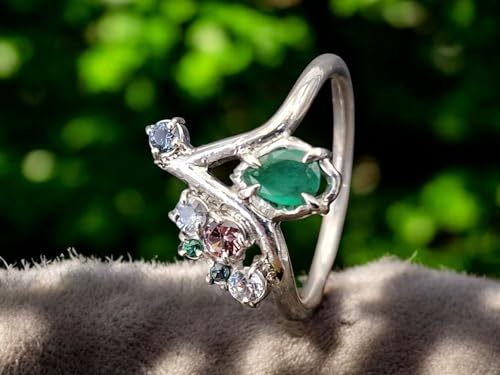 LeoLars-PABE Edelstein Prinzessinen Design Ring, Größe 60 (19,2) aus 925er Silber mit Smaragd Tropfen, Bergkristall, Granat und Kornerrupien, verspielt, Unikat, Handarbeit