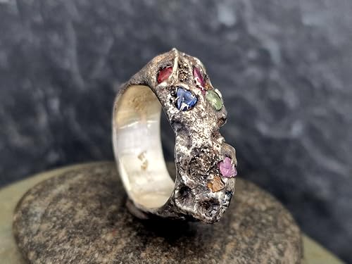 LeoLars-PABE Teilgeschwärzten Design Chaos Sandguss Ring aus 925er Silber, Größe 60-61(19,2), mit echten eingegossenen Saphiren in verschiedenen Farben und Formen, Nr. 134, Unikat, Handarbeit, Unisex