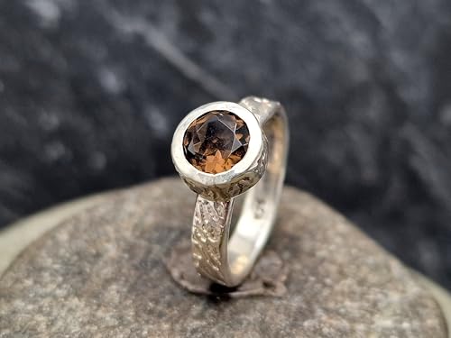 LeoLars-PABE Rauchquarz Design Ring aus 925er Silber, mit einer geprägten Ringschiene und Zargenfassung in Größe 54-55 (17,5), Unikat, liebevolle Handarbeit