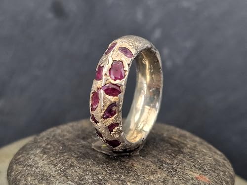 LeoLars-PABE Chaos Sandguss Design Ring, Gr.57 (18,3), Nr. 154, aus 925er Silber mit echten eingegossenen Rubinen, Sandguss typische Oberflächen Struktur, Unikat, Handarbeit