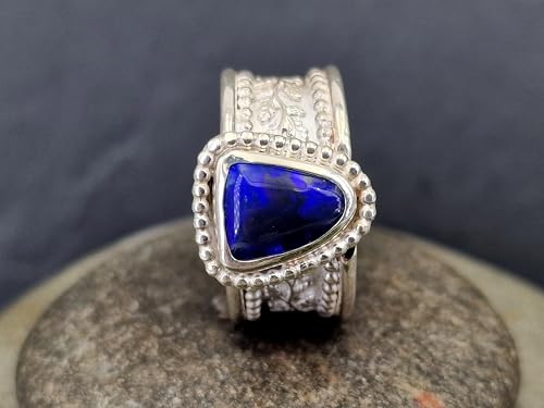 LeoLars-PABE Verspielter schwarzer Opal Design Ring, Gr.63 (20,2), aus 925er Silber, Ranken und Perldraht Design, Opal intensiv blau-lila, 10x7,8mm, Unikat, Handarbeit
