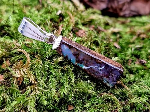 Boulder Opal Anhänger mit 925er Silber Stiftöse, Boulder Opal mit schönem Muster und partiellem Opalfeuer in verschiedenen Farben, Anhängermaße: 21,2mm x 6,1mm x 3,5mm, Unikat, Handgschliffen