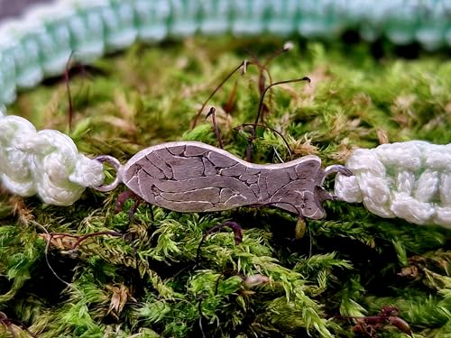 LeoLars-PABE Babyblaues Makramee Armband mit geprägtem Schlickfisch aus 925er Silber, Unikat, Handarbeit, Umfang von 16-23cm