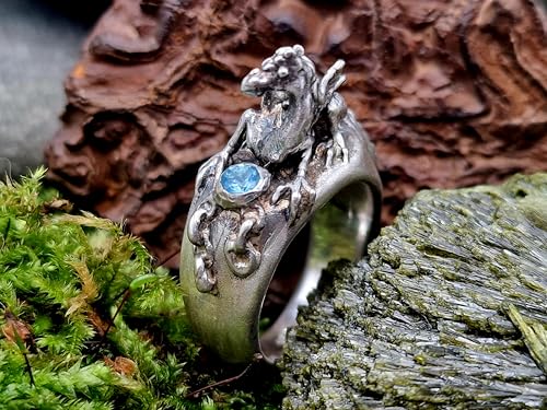 LeoLars-PABE Drachen Ring, aus 925er Silber mit einem Blautopas, Drachenwächter, Drachenschatz, Größe 57 (18,5), teilgeschwärzt, Unikat, Handarbeit