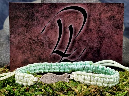 LeoLars-PABE Babyblaues Makramee Armband mit geprägtem Schlickfisch aus 925er Silber, Unikat, Handarbeit, Umfang von 16-23cm
