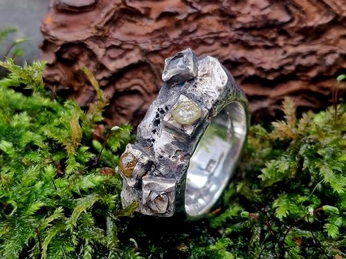 LeoLars-PABE Rohdiamant Design Sandguss Ring aus 925er Silber, Sandguss Oberflächenstruktur teilgeschwärzt, vier verschieden farbige Rohdiamant Würfel, Unikat, Handarbeit, Ringgröße 59 (18,7)