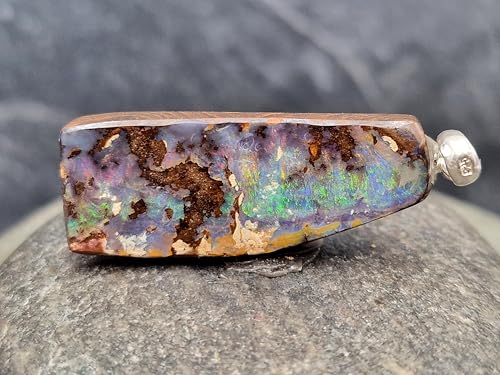 LeoLars-PABE Anhänger mit Boulder Opal und 925er Silber Stiftöse, Picture Stone, mehrfarbiges Opalfeuer mit viel grün, Opal 33 x 13 x 5,4mm, Unikat, Handgeschliffen