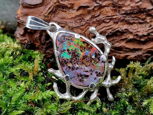 LeoLars-PABE Boulder Opal Anhänger im Korallen Design aus 925er Silber, herrlicher Opal mit mehrfarbigem (viel rot) intensivem Opalfeuer, Anhängermaße: 32,4mm x 25mm x 4,3mm, Unikat, Handarbeit