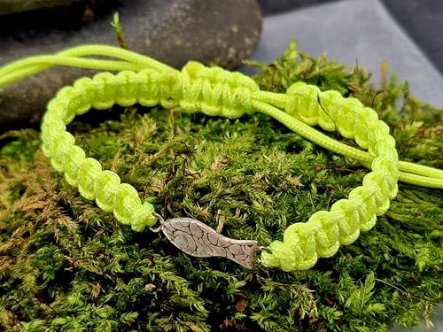LeoLars-PABE Neon grün-gelbes Makramee Armband mit geprägtem Schlickfisch aus 925er Silber, Umfang von 15-24cm, Unikat, Handarbeit