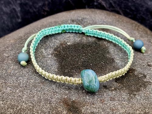 LeoLars-PABE Grünliches Vintage Makramee Armband mit Moosachat Trommelstein, Umfang von 15-20cm, Unikat, Handarbeit