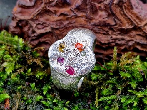 LeoLars-PABE Chaos Sandguss Design Ring in Siegelring Optik aus 925er Silber, Größe 62 (19,7), mit echten verschiedenen Saphiren, Unisex, aufgefusede Oberflächen Struktur, Nr. 137, Unikat, Handarbeit