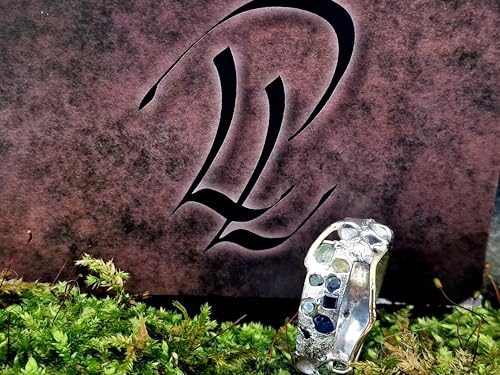 LeoLars-PABE Chaos Sandguss Design Ring aus 925er Silber, Unisex, mit Golddraht Elementen und echten eingegossenen blauen und grünen Saphiren, Größe: 64-65 (20,5), Unikat, Handarbeit