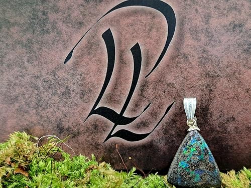 LeoLars-PABE Anhänger mit Boulder Opal und 925er Silberstiftöse, grün-blaues Opalfeuer, an der Spitze mehrfarbiges Opalfeuer, Opalgröße: 17mm x 16,2mm x 4,4mm, Unikat, Handgeschliffen