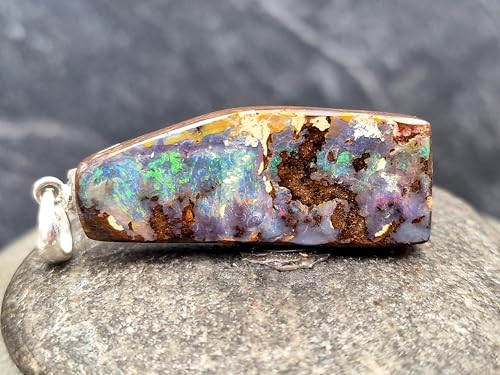 LeoLars-PABE Anhänger mit Boulder Opal und 925er Silber Stiftöse, Picture Stone, mehrfarbiges Opalfeuer mit viel grün, Opal 33 x 13 x 5,4mm, Unikat, Handgeschliffen