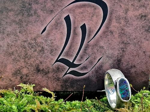 LeoLars-PABE Sehr dunkler Boulder Opal Design Ring aus 925er Silber, Oberfläche schraffiert, Opal mehrfarbiges Opalfeuer, Hologramm Effekt, Ringgröße: 56 (18), Unikat, Handarbeit
