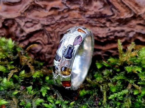 Design Sandguss Chaos Ring aus 925er Silber, mit echten eingegossenen Saphiren in verschiedenen Farben und Formen, Gr. 56 (18), typische Sandguss Oberflächen Struktur, Nr.144, Unikat, Handarbeit