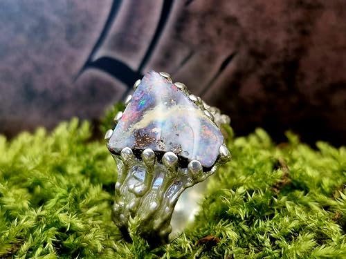 LeoLars-PABE Organischer Boulder Opal Design Ring aus 925er Silber, Gr. 53 (16,8), organisch in die Ringschiene einfließende Fassung, Opal Mehrfarbig 13,8x12,2mm, Unikat, Handarbeit