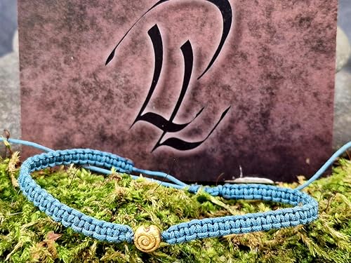 LeoLars-PABE Petrol farbenes Makramee Armband mit einer vergoldeten Schnecke und Kugeln aus 925er Silber, Umfang von 15-28cm, Unikat, Handarbeit