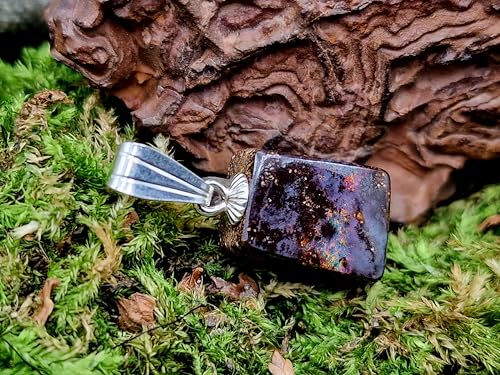 Picture Stone Boulder Opal Anhänger mit 925er Silber Stiftöse, kleines Universum mit Opalfeuer Pinfire in grau, orange, gelb und rot, Anhängermaße: 16mm x 9,6mm x 6,6mm, Unikat, Handgeschliffen